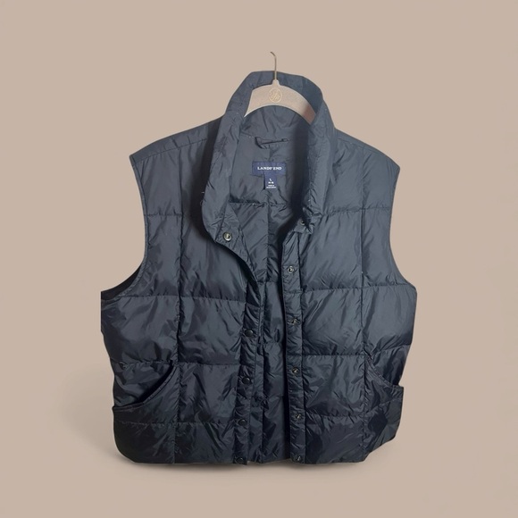 Lands' End Black Quilted Vest (Women’s or Mens) Size L. - Picture 2 of 5